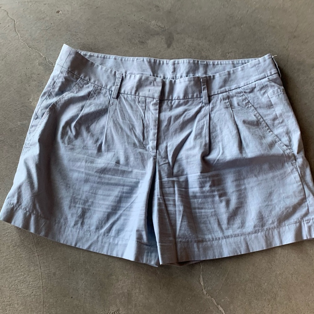 AKRIS PUNTO   Light Blue Cotton Pleated Bermuda Shorts